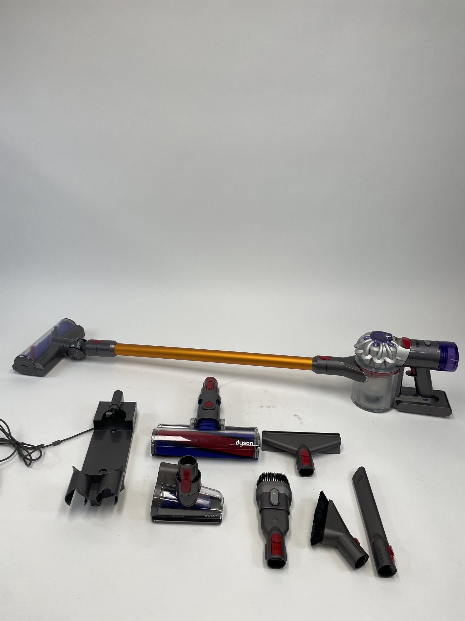 Dyson v8 Absolute dulkių siurblys