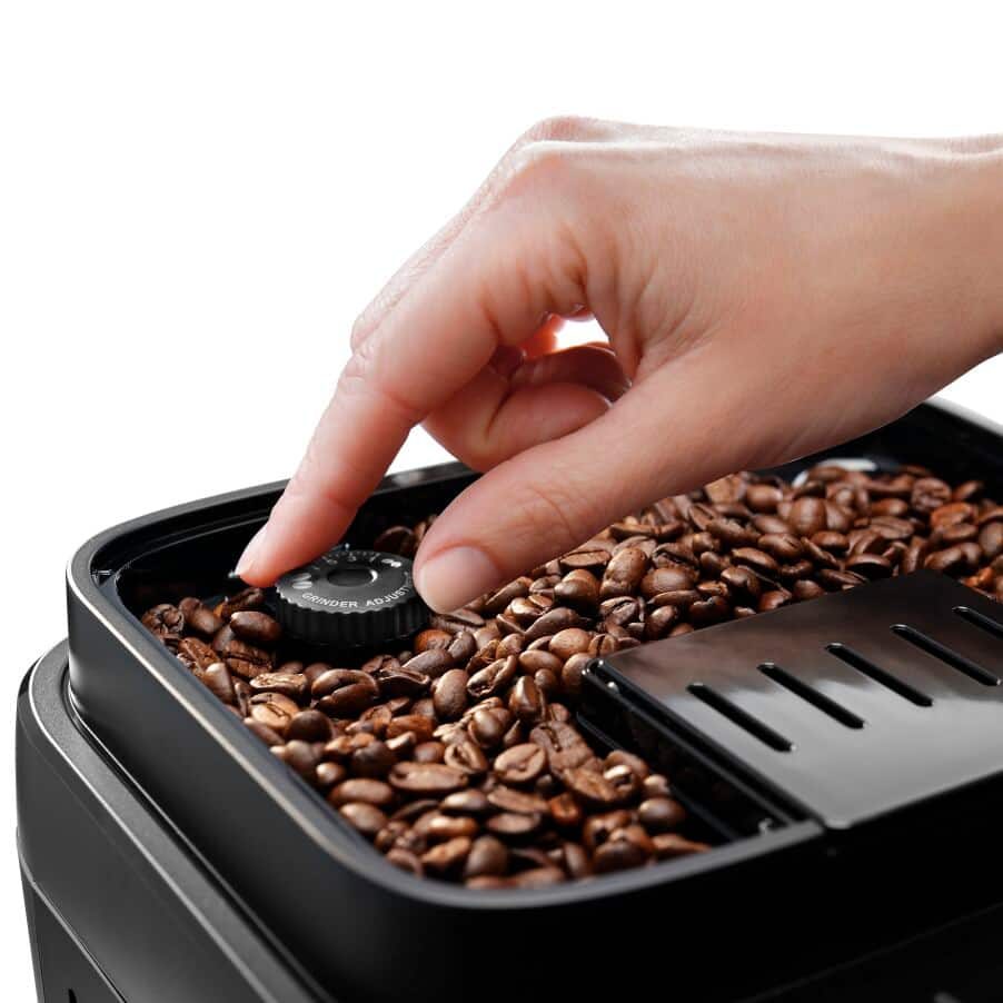 Delonghi Magnifica Evo kavos aparatas
