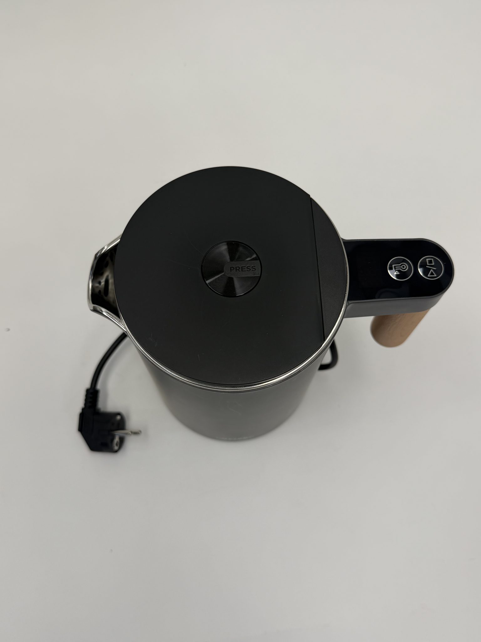 Arendo 1,5 l elektrinis virdulys su temperatūros reguliavimu