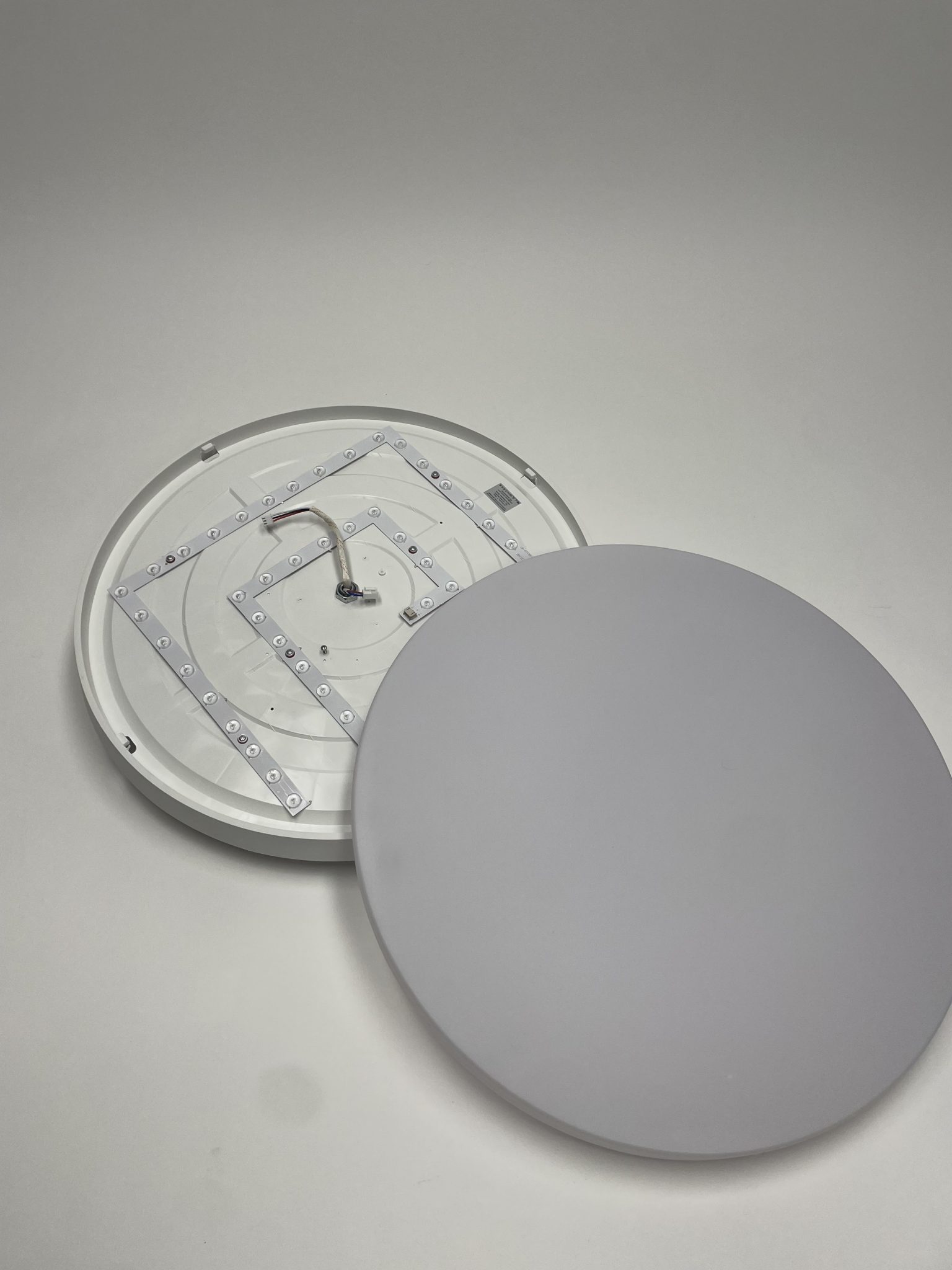BEL AIR HOME ARES lubinis ventiliatorius su LED